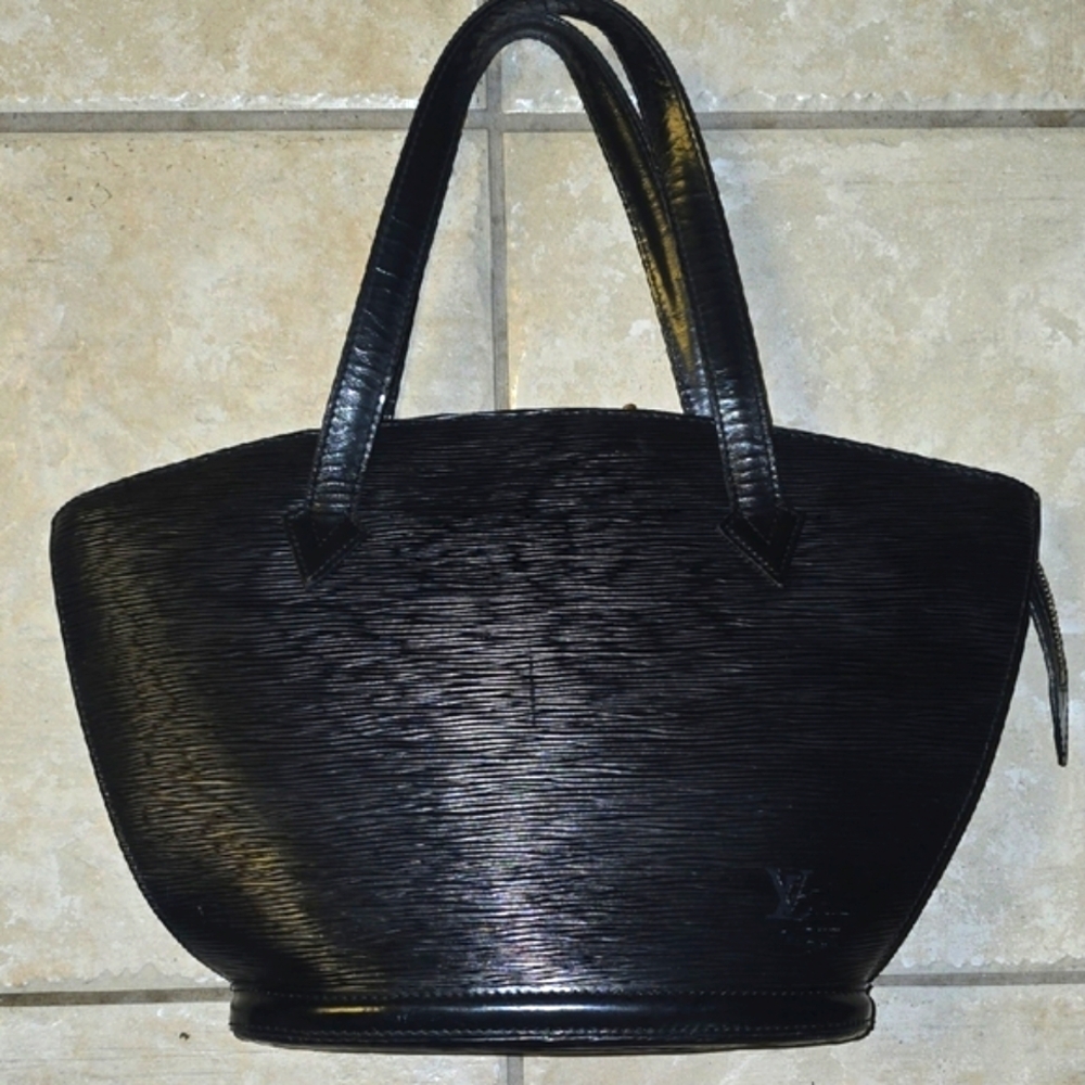 Authentic‼️Please Send To Poshmark Louis Vuttion Elegant Black Women's Handbag